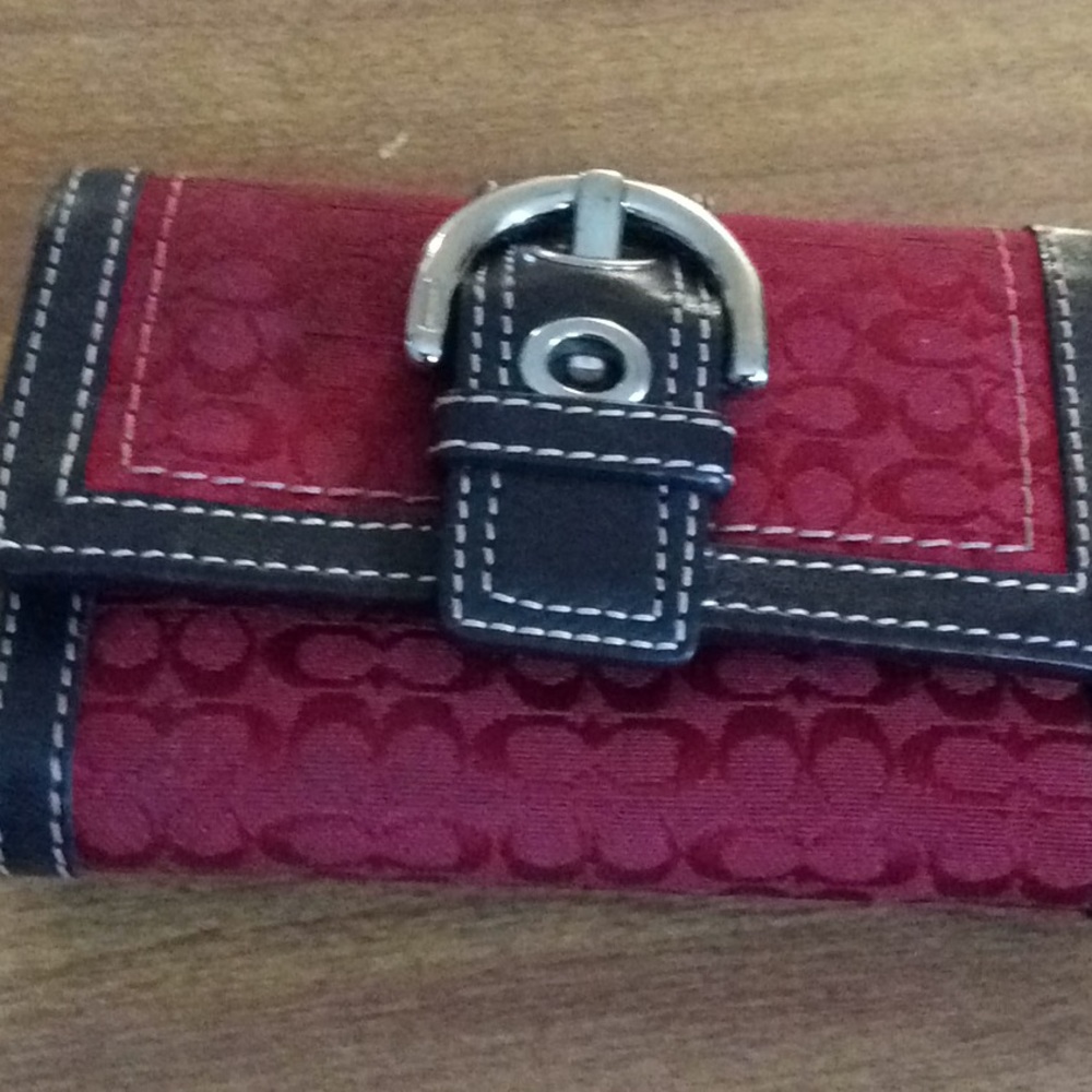 trifold coach wallet
